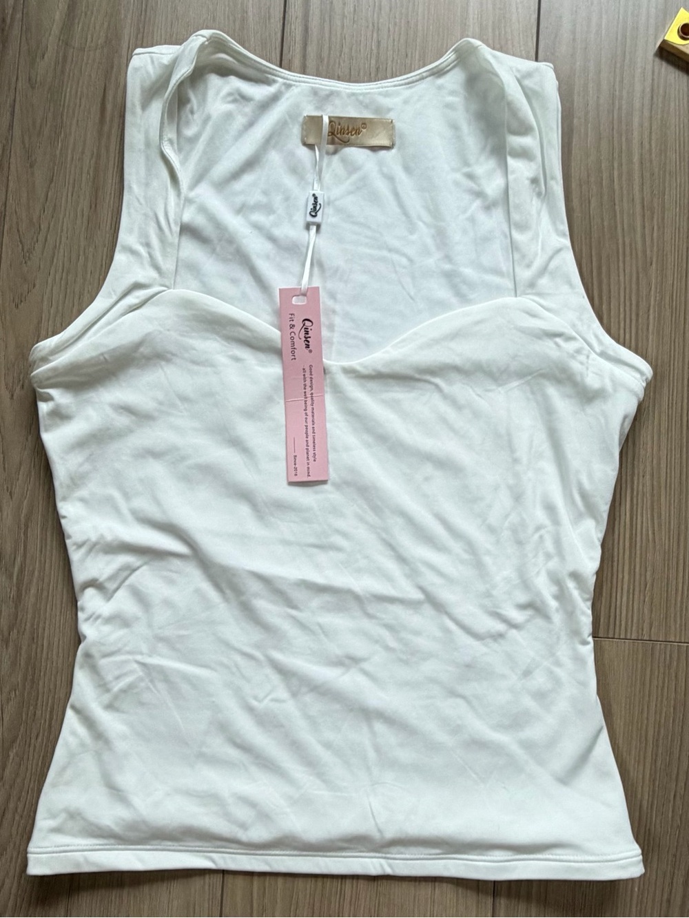 QINSEN Womens White Sweatheart Neck Tank Slim Fit Cloud Material Sz M NWT